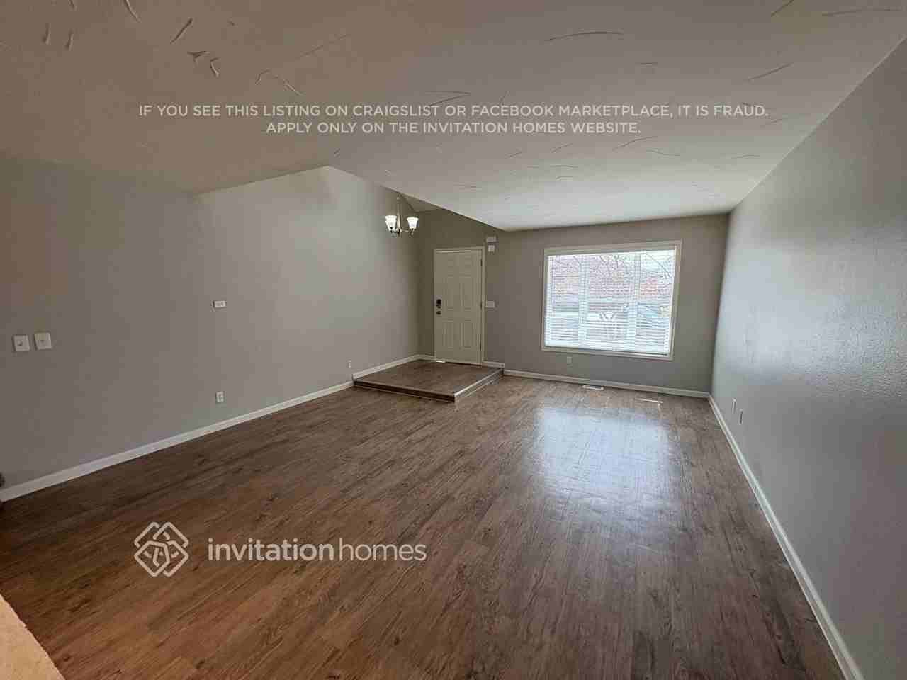 3823 Dyanna Dr - Photo 5 of 24