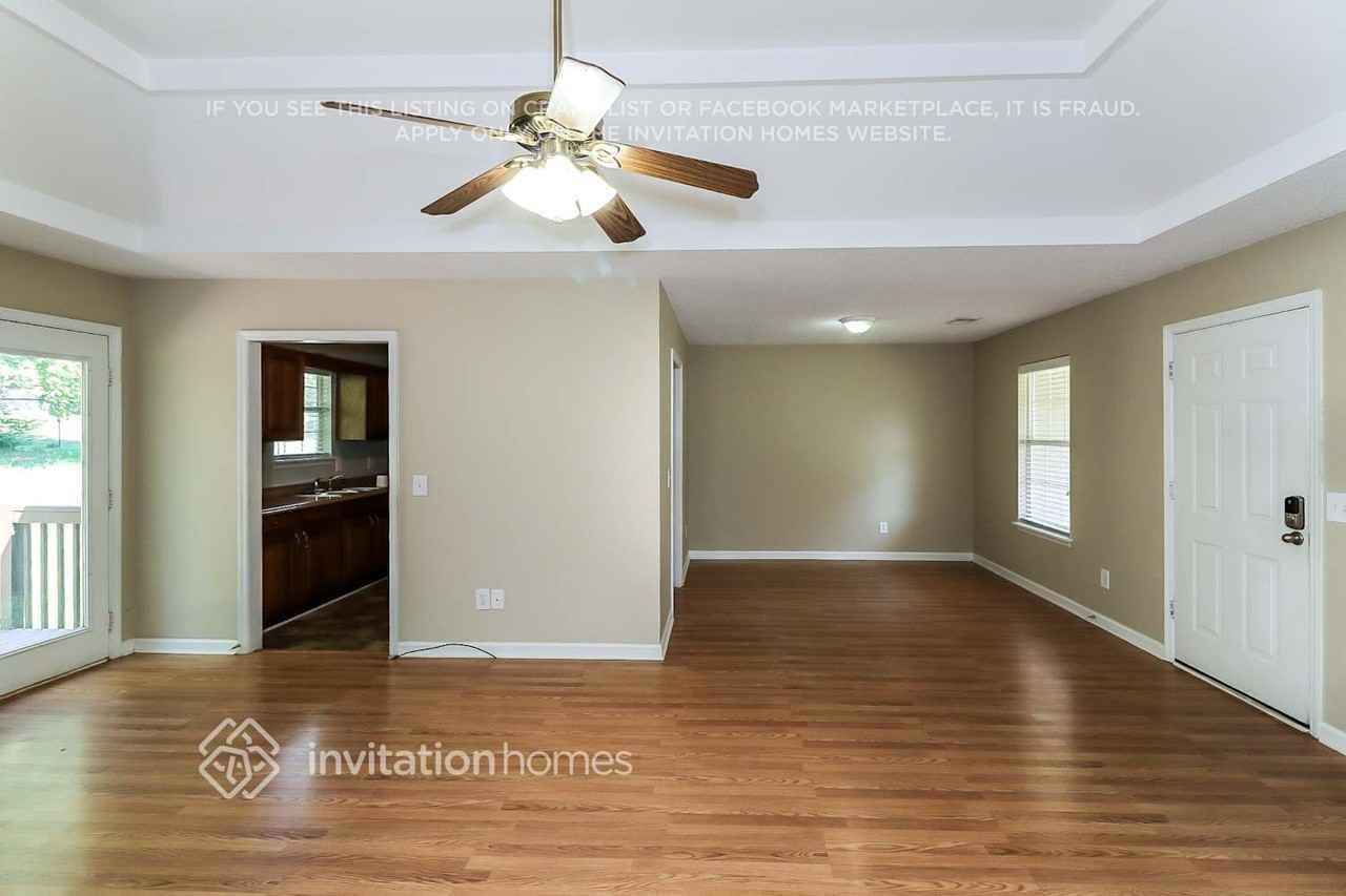 1870 Chadwick Dr - Photo 3 of 17