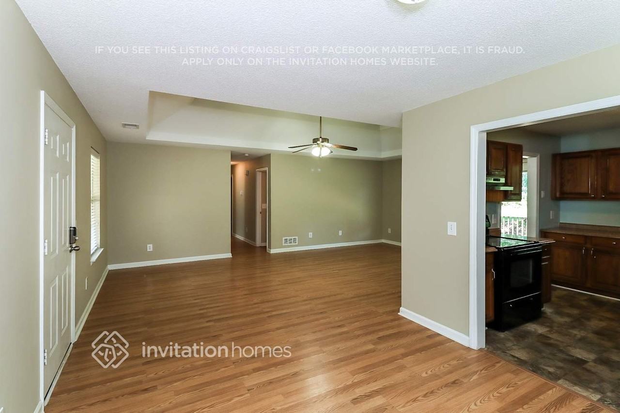 1870 Chadwick Dr - Photo 5 of 17