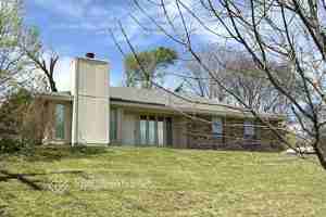 featured image of 380 Alpine Dr