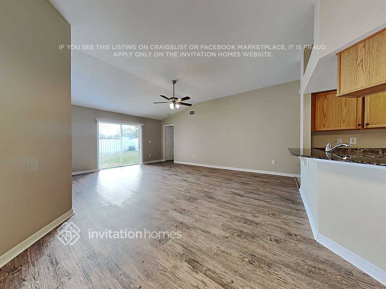 12021 Butler Woods Cir - Photo 6 of 18