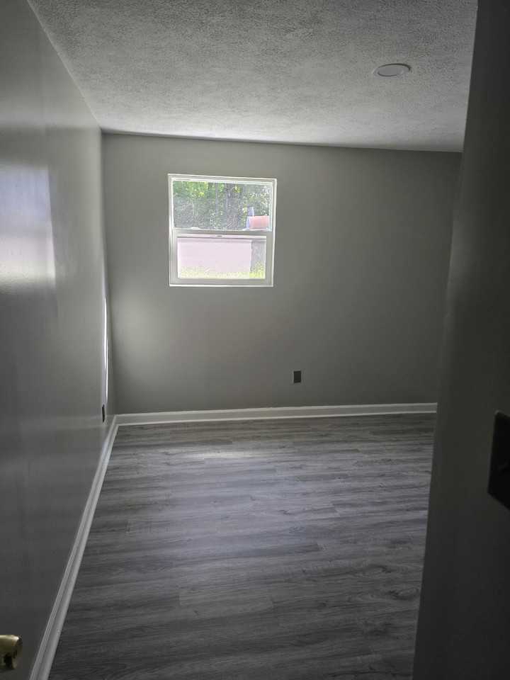 3421 Shanks Ln #3 - Photo 7 of 11