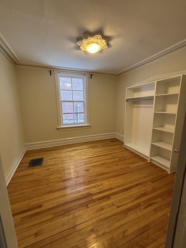 405 Lisgar - Photo 7 of 8