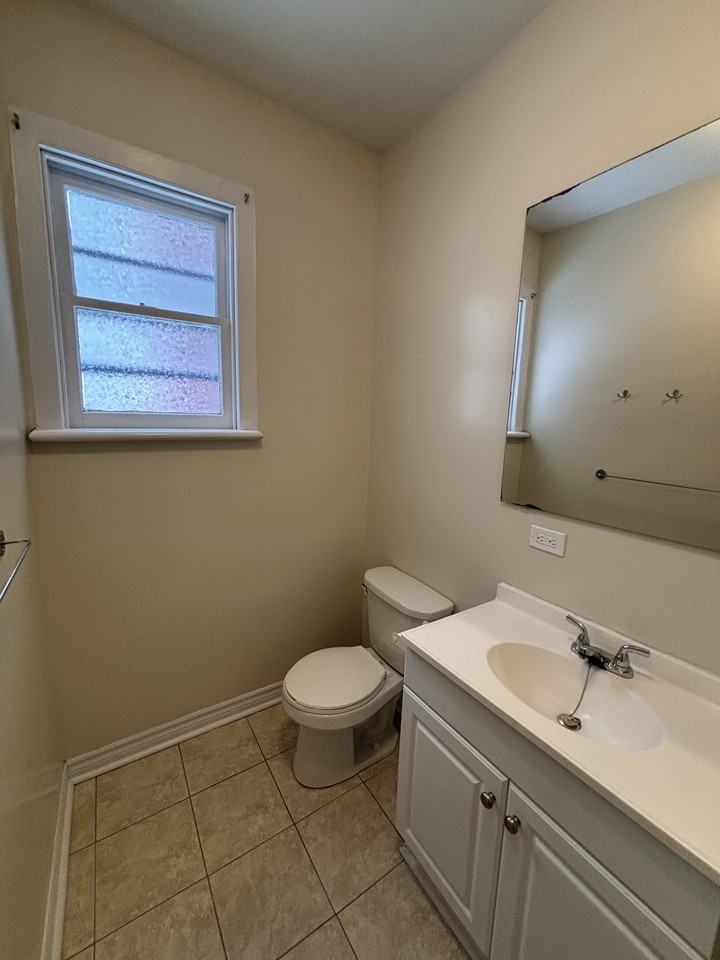 405 Lisgar - Photo 4 of 8