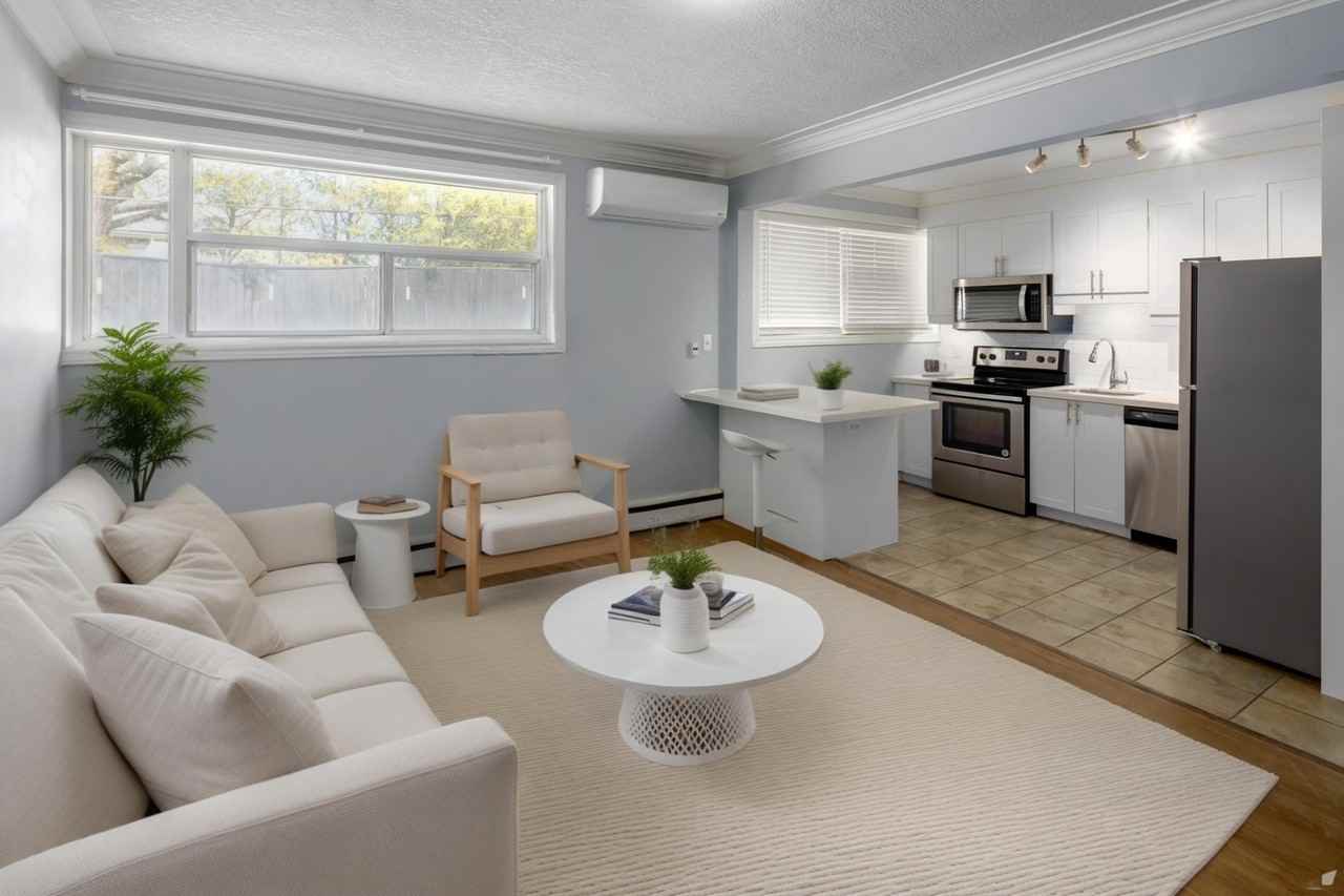 233 Mohawk Road East - Photo 2 of 8