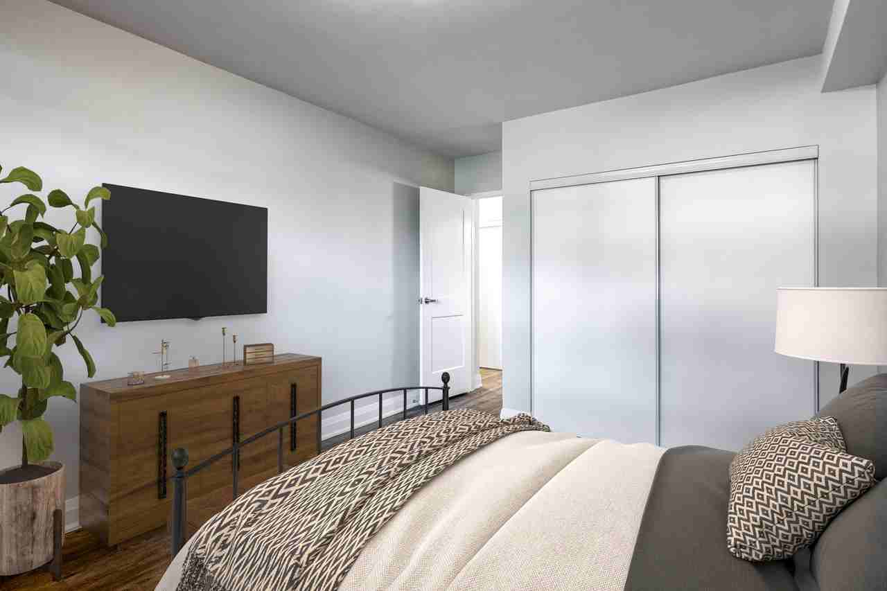 233 Mohawk Road East - Photo 6 of 8