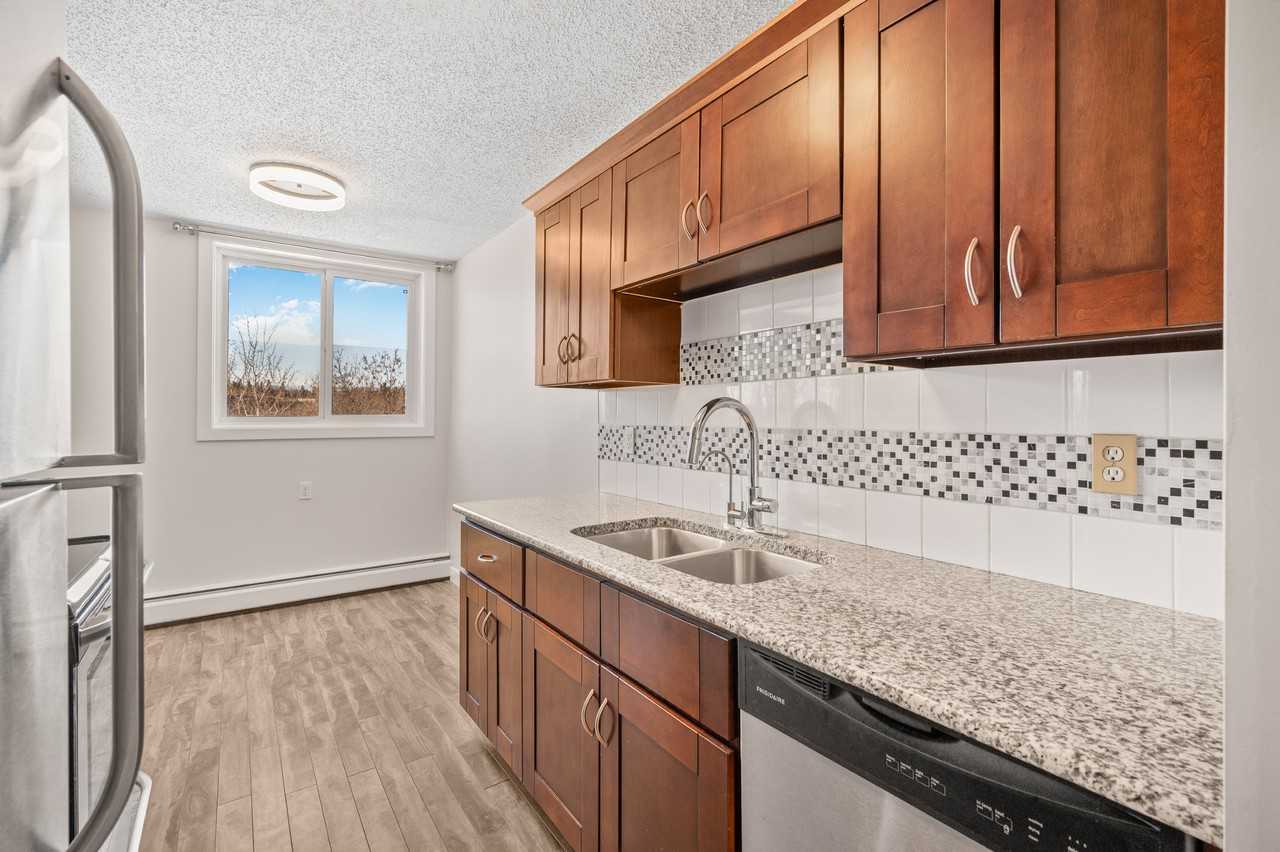 Alture Waterfront - Photo 3 of 26