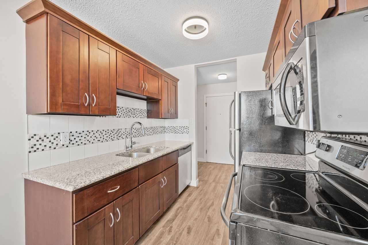 Alture Waterfront - Photo 4 of 26