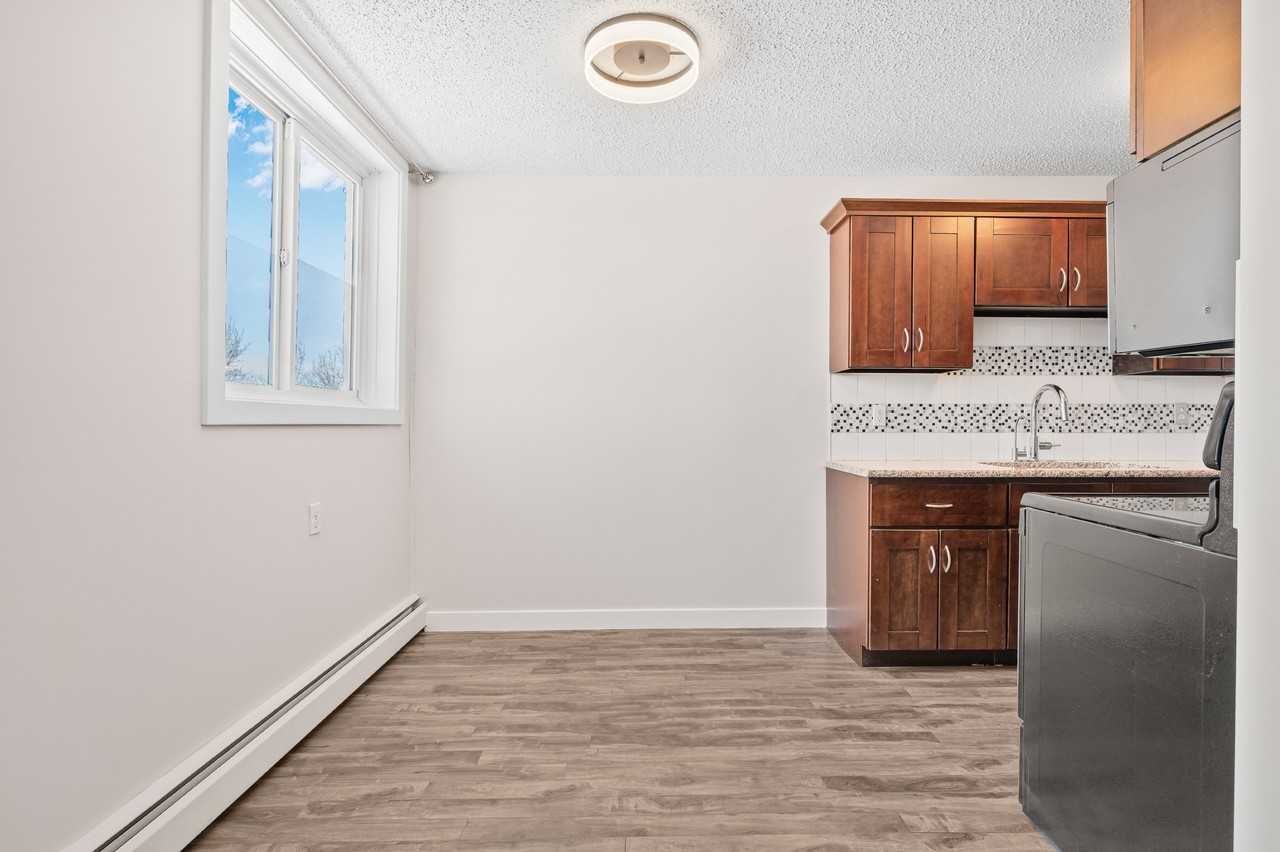 Alture Waterfront - Photo 6 of 26