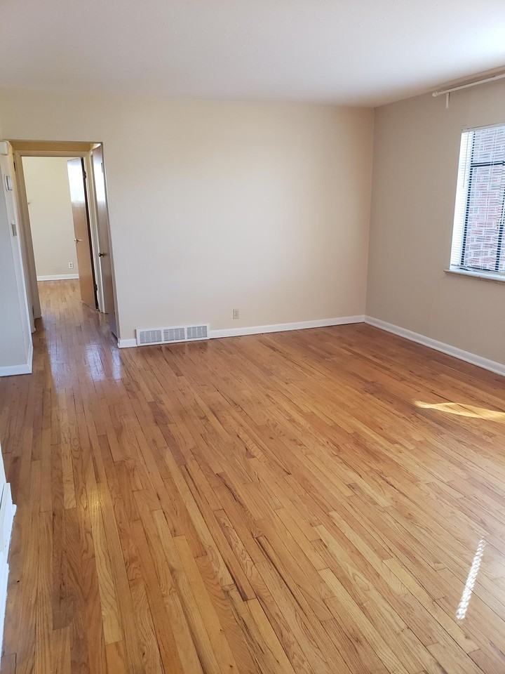 1140 Steele Street - Photo 5 of 13