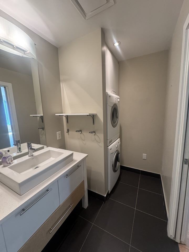 515-101 Richmond Rd - Photo 2 of 9