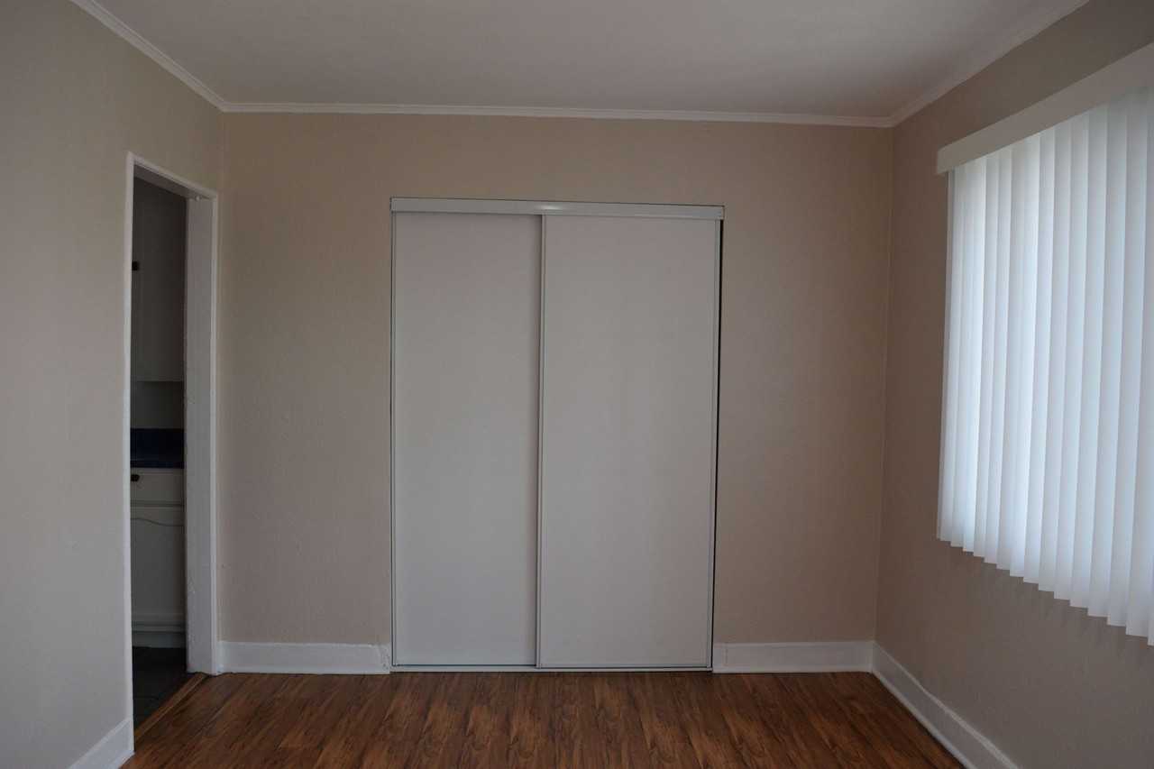 SHIRMAR 1 - Photo 4 of 11