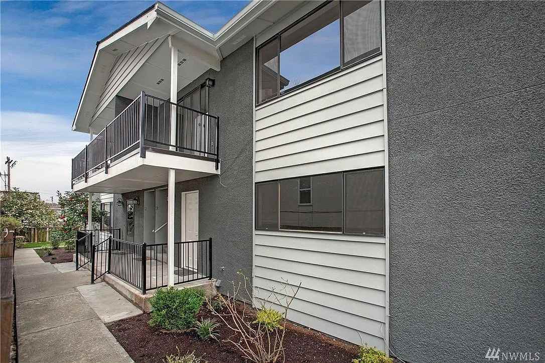 2637 Nw 63rd St #1 - Photo 2 of 9