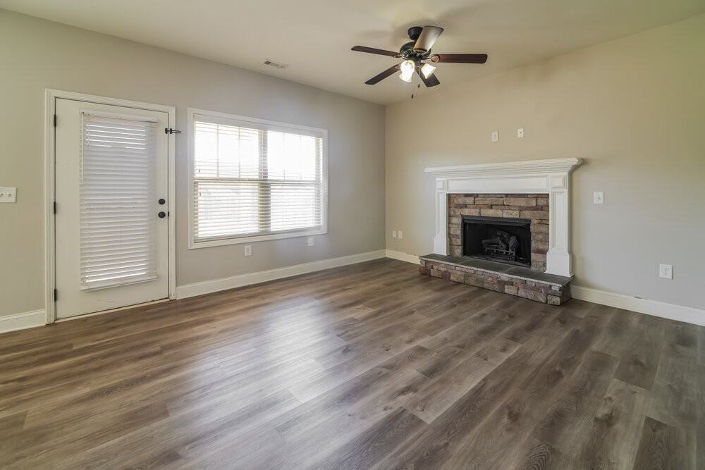 235 Summergate Ln - Photo 4 of 16