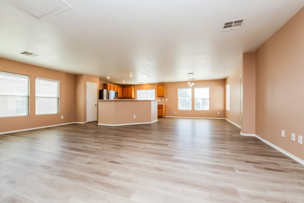 5405 Welch Valley Ave - Photo 4 of 17