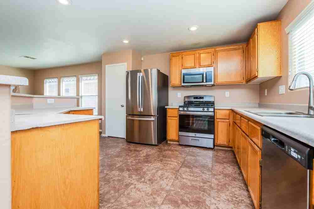 5405 Welch Valley Ave - Photo 6 of 17
