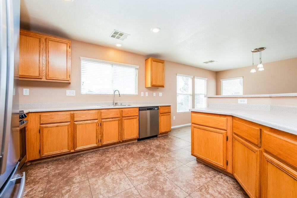 5405 Welch Valley Ave - Photo 7 of 17