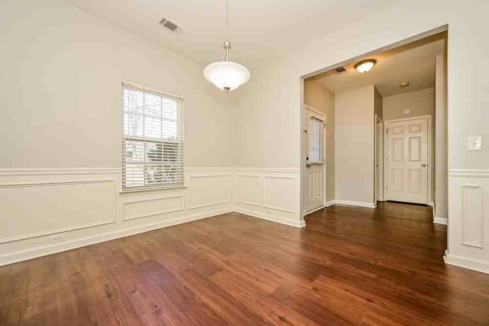 1285 Winwood Dr - Photo 4 of 16