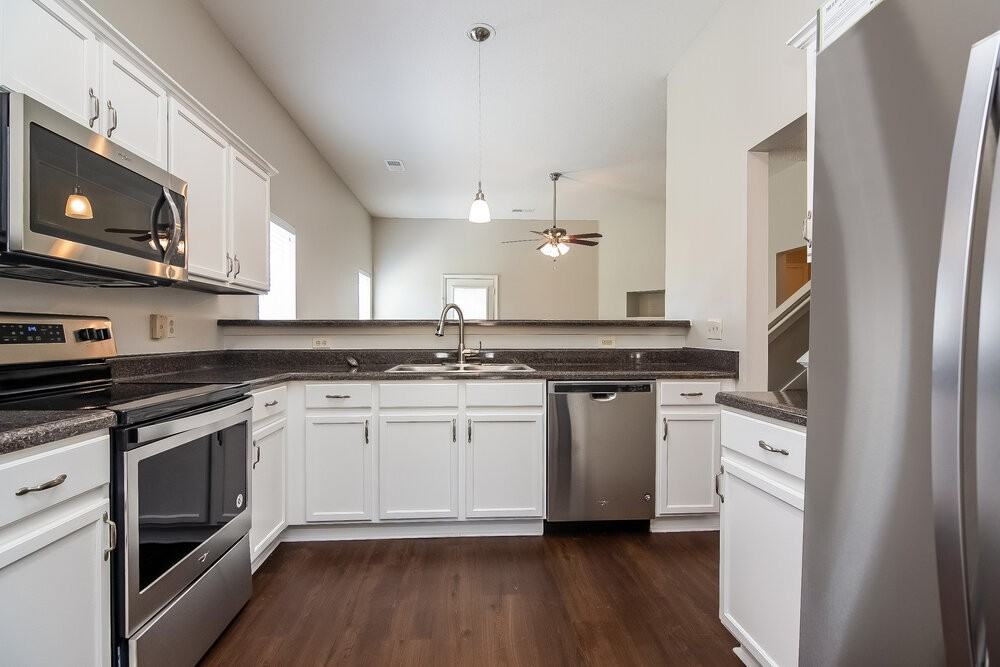 5636 Sycamore Woods Dr - Photo 5 of 15