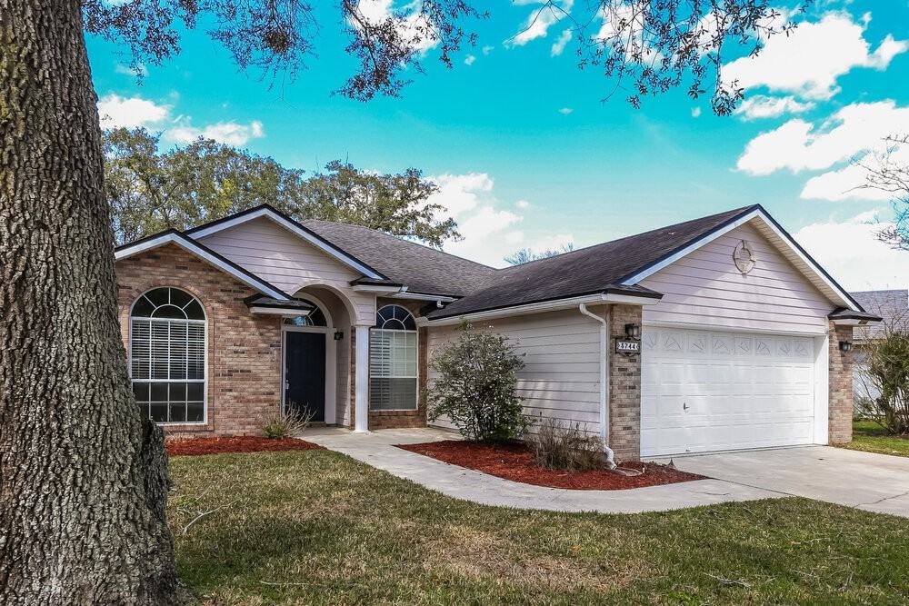 3744 Eagle Ridge Dr - Photo 3 of 16