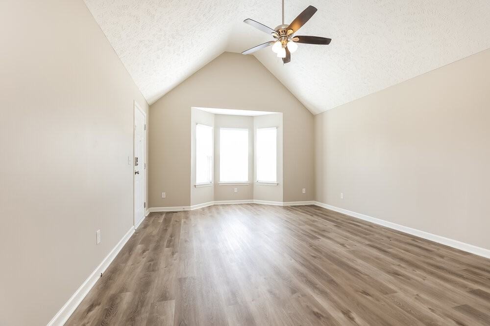 1984 Old Castle Dr - Photo 4 of 19