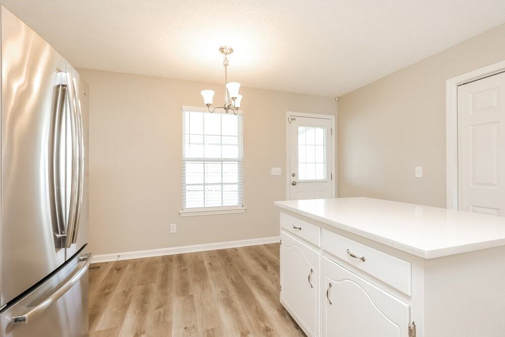 1984 Old Castle Dr - Photo 6 of 19