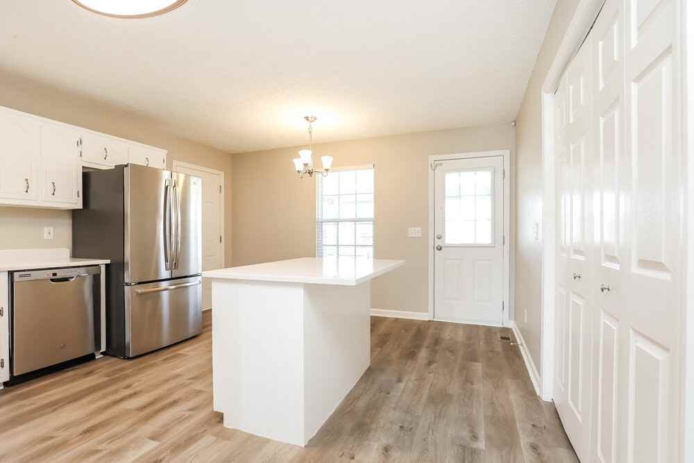 1984 Old Castle Dr - Photo 7 of 19