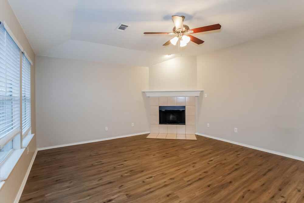 2628 Fondren Rd - Photo 4 of 16