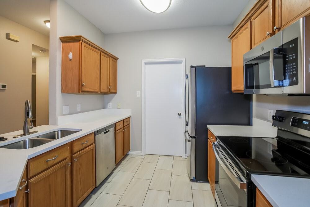 2628 Fondren Rd - Photo 7 of 16