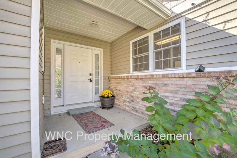 302 Creeks End Cir - Photo 2 of 27