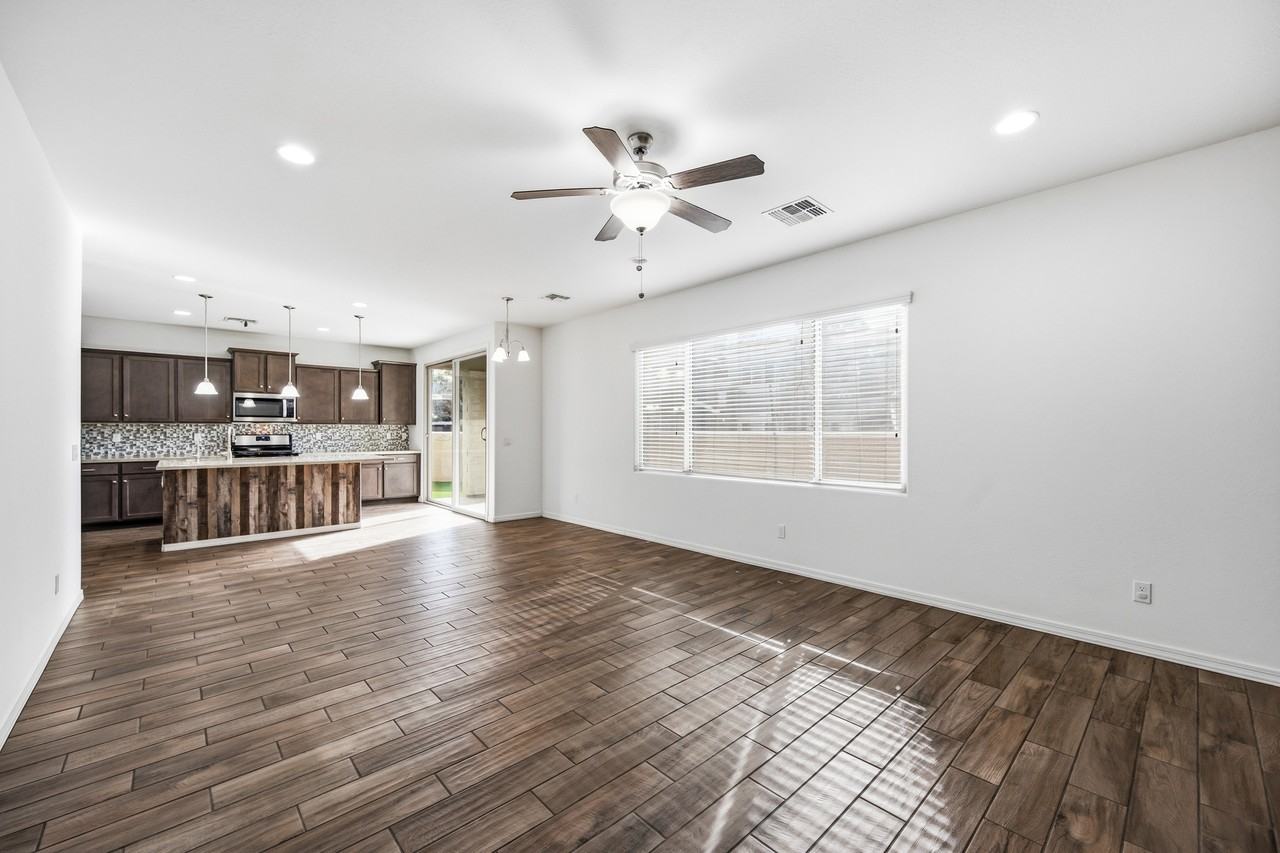 668 North Sparrow Court - Photo 5 of 31