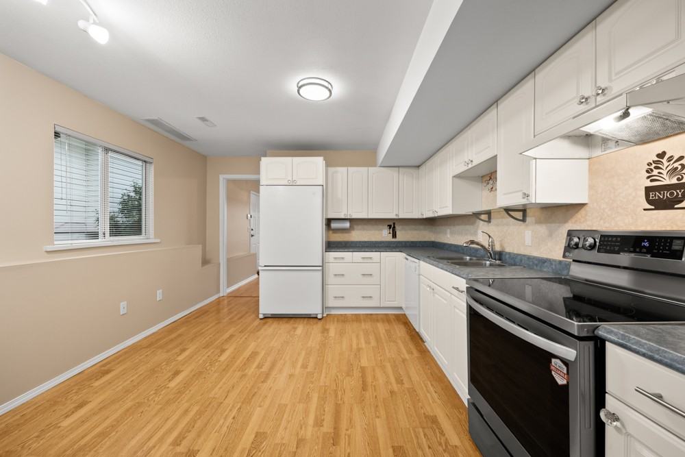 2637 Panorama Drive #bsmt - Photo 3 of 19