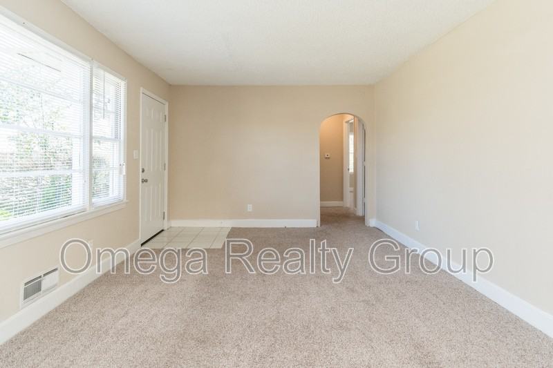 313 Sunhill Rd Nw - Photo 6 of 42