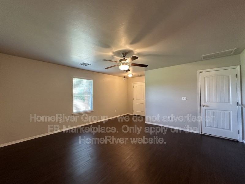 949 N Midwest Blvd - Photo 3 of 20