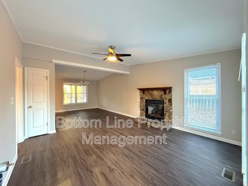 8105 Chrisbry Ln - Photo 3 of 22