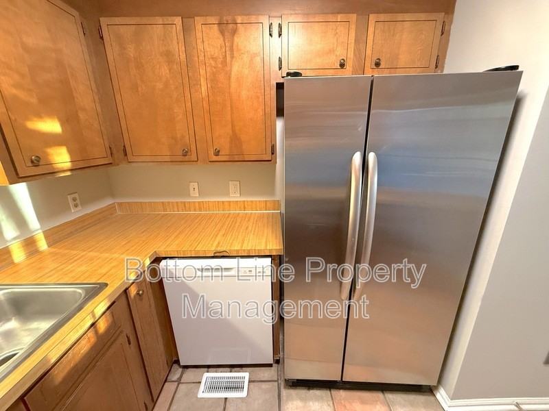 8105 Chrisbry Ln - Photo 7 of 22