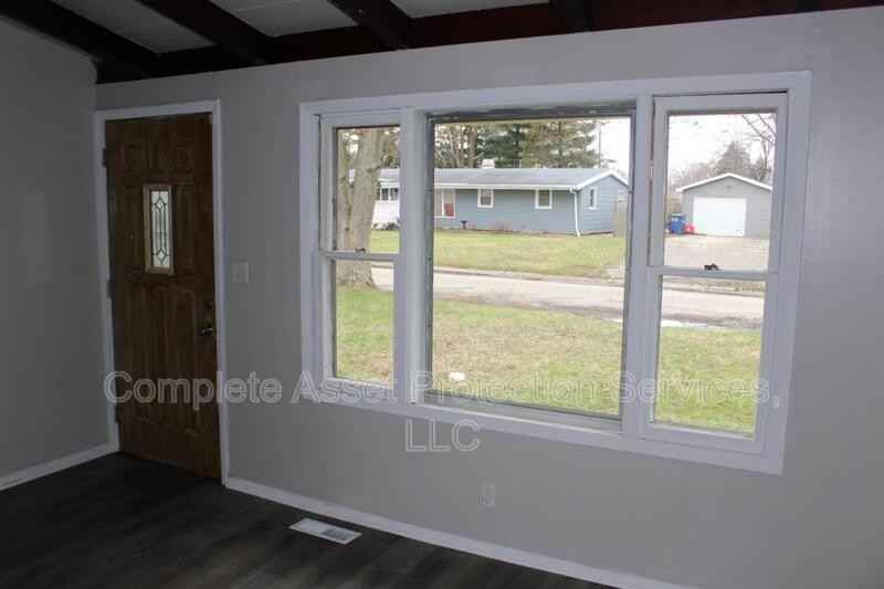 107 Eastwood Ave - Photo 4 of 16