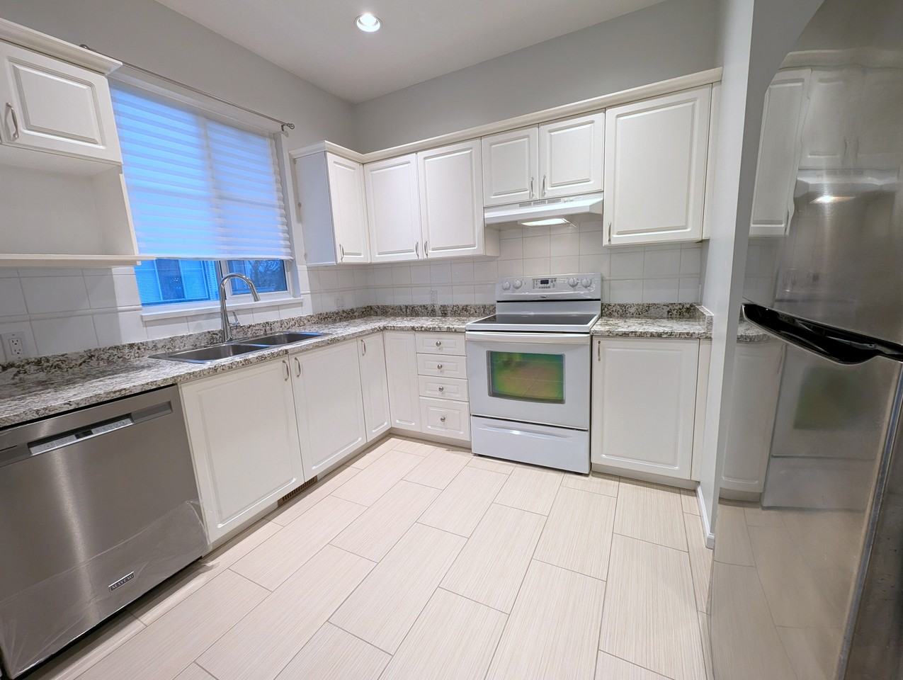 4933 Fisher Drive - Photo 6 of 23