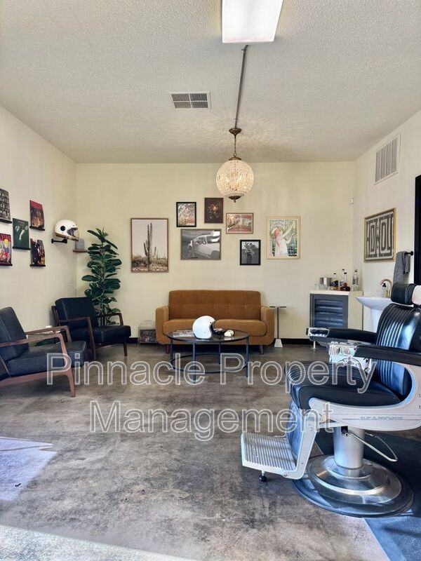 2403 W Avenue N - Photo 4 of 16