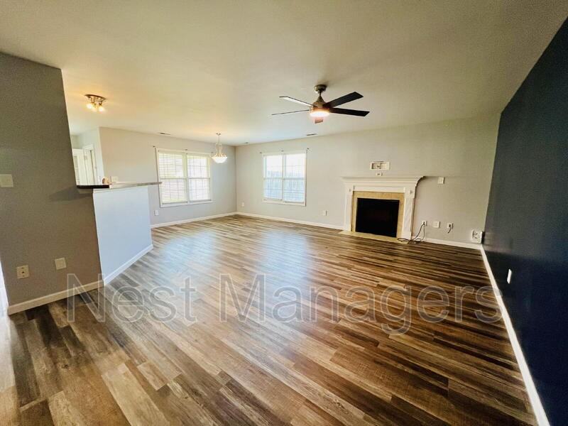 641 Hogart St - Photo 2 of 19