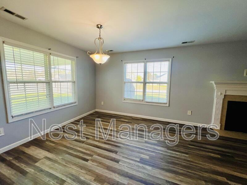 641 Hogart St - Photo 4 of 19