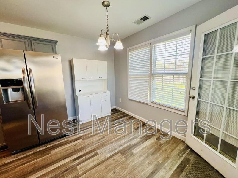 641 Hogart St - Photo 7 of 19