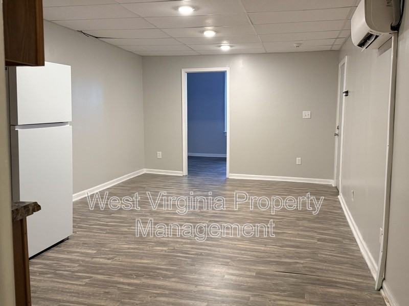 847 Mercer St #4 - Photo 4 of 7