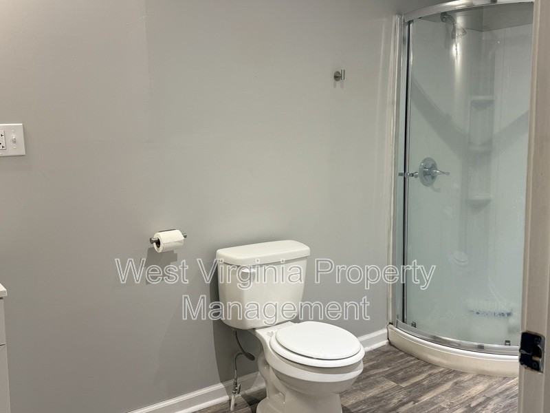 847 Mercer St #4 - Photo 5 of 7