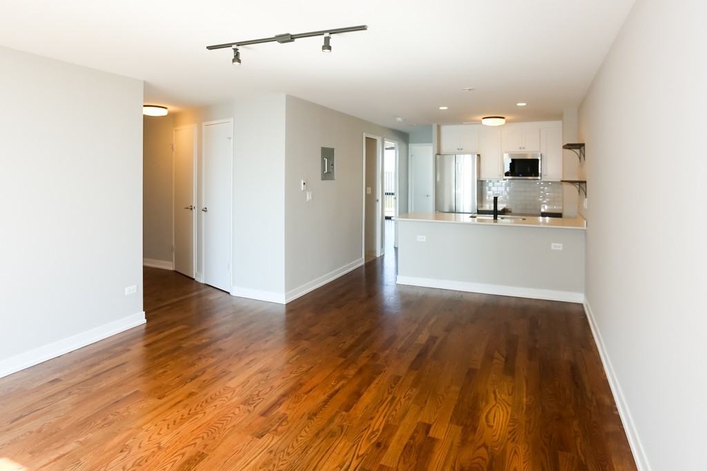 5910 N Sheridan Rd #404 - Photo 4 of 20