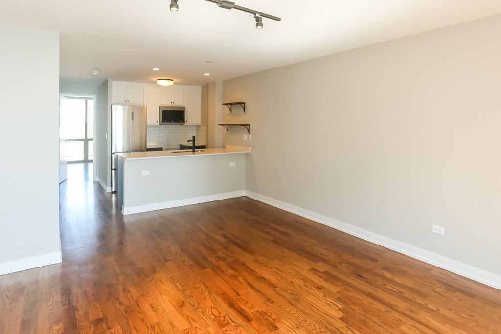 5910 N Sheridan Rd #404 - Photo 6 of 20