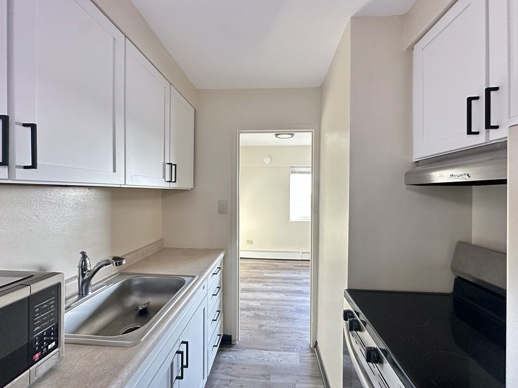 1400 Chicago Ave #802 - Photo 4 of 21
