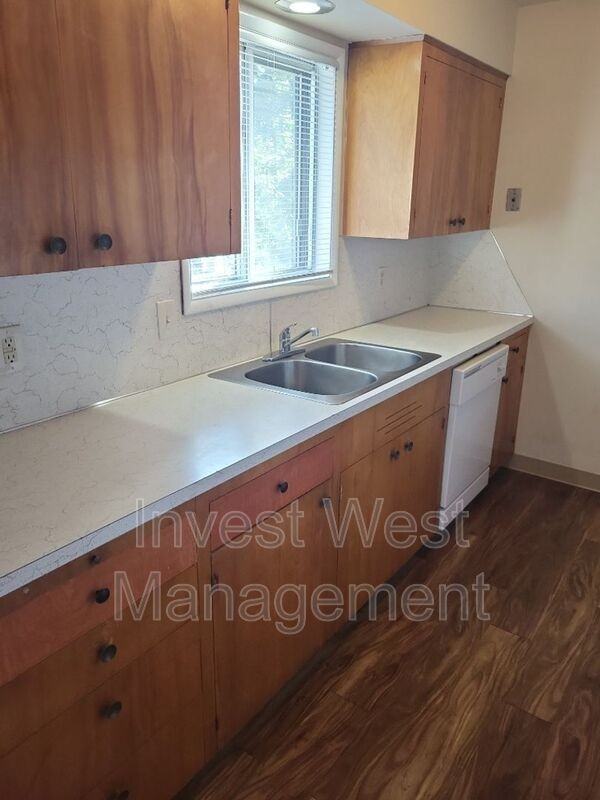 6409 Kansas St #F - Photo 3 of 9