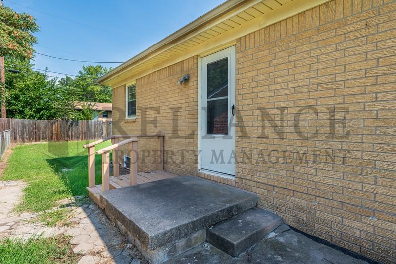 1022 S Capri Ln - Photo 6 of 50