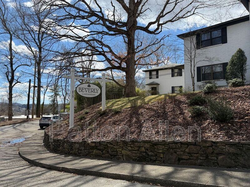 615 Biltmore Ave #O5 - Photo 2 of 22